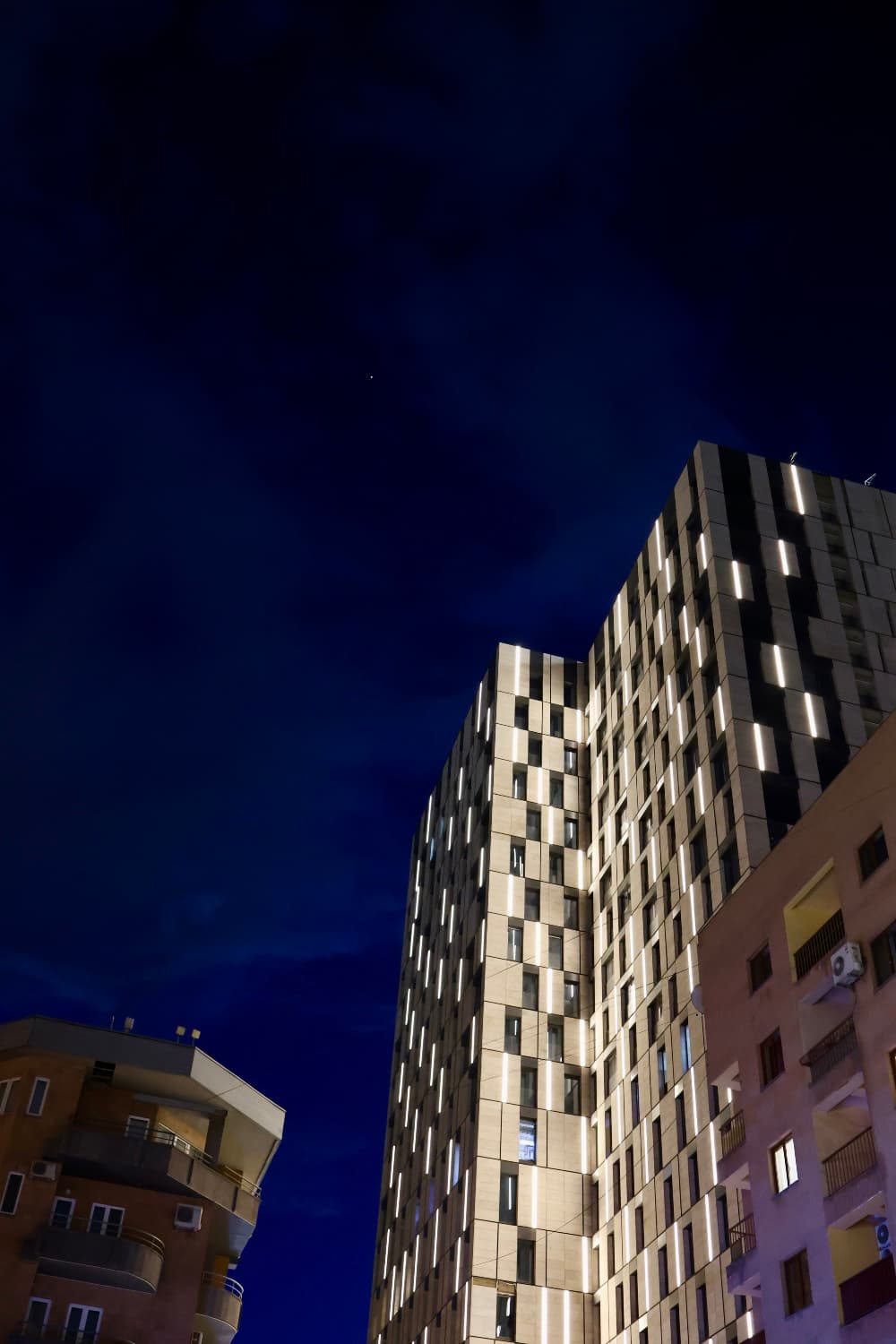 Street photography capture: Fruit Vendor Display by Kumar Gaurav